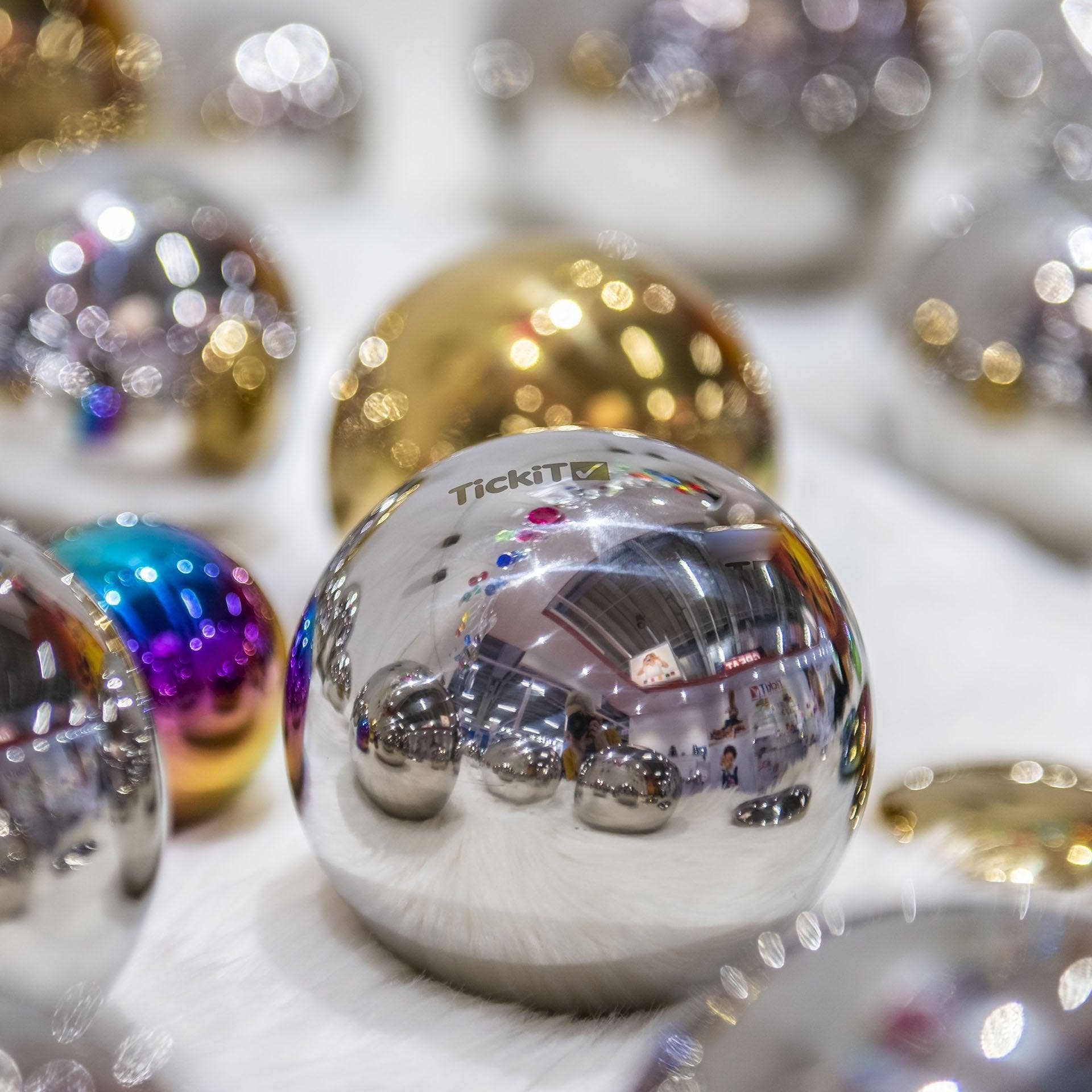 Sensory Reflective Silver Balls - Sensory balls - Reflection - Rose and Friends