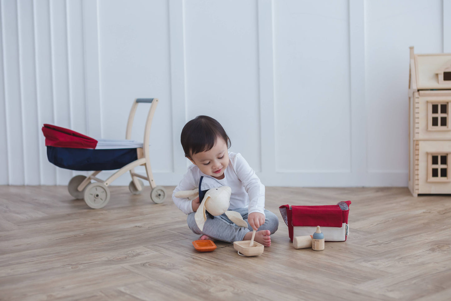 Baby Feeding Wooden PlaySet PlanToys - Rose and Friends