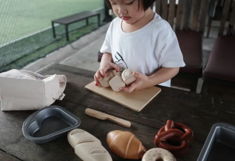 Bread Set Wooden Playset PlanToys - Rose and Friends
