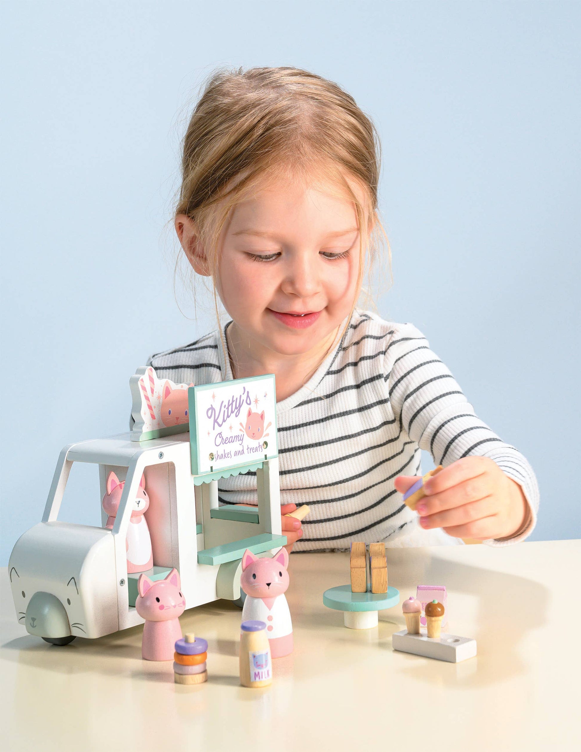 Tender Leaf Merrywood Tales Kitty's Milkshake Van - Rose and Friends