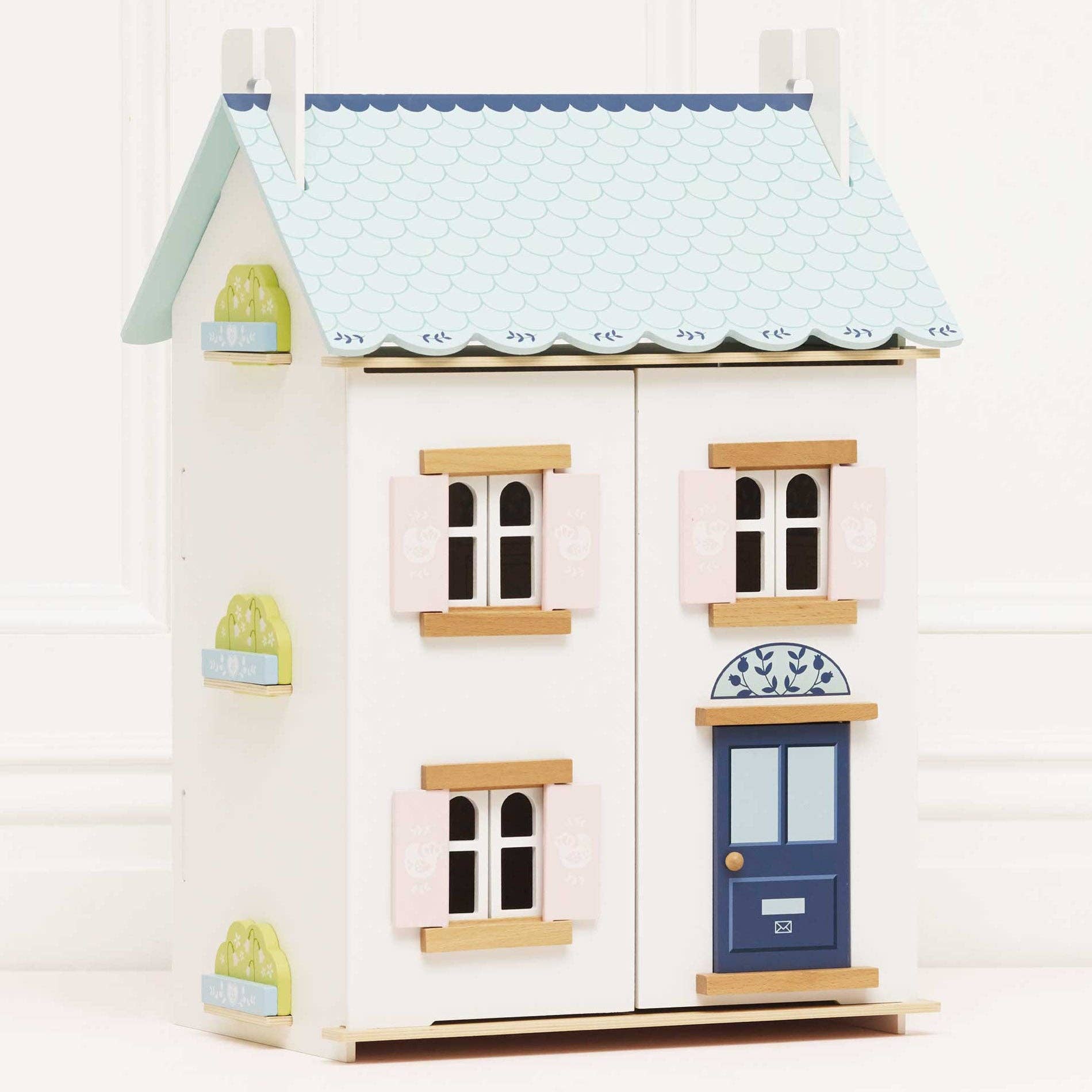 Bluebelle Wooden Dolls House - Rose and Friends