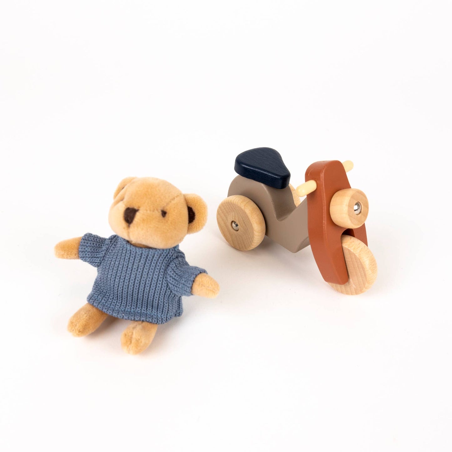 Egmont Toys Alexis The Bear On A Vespa - Rose and Friends