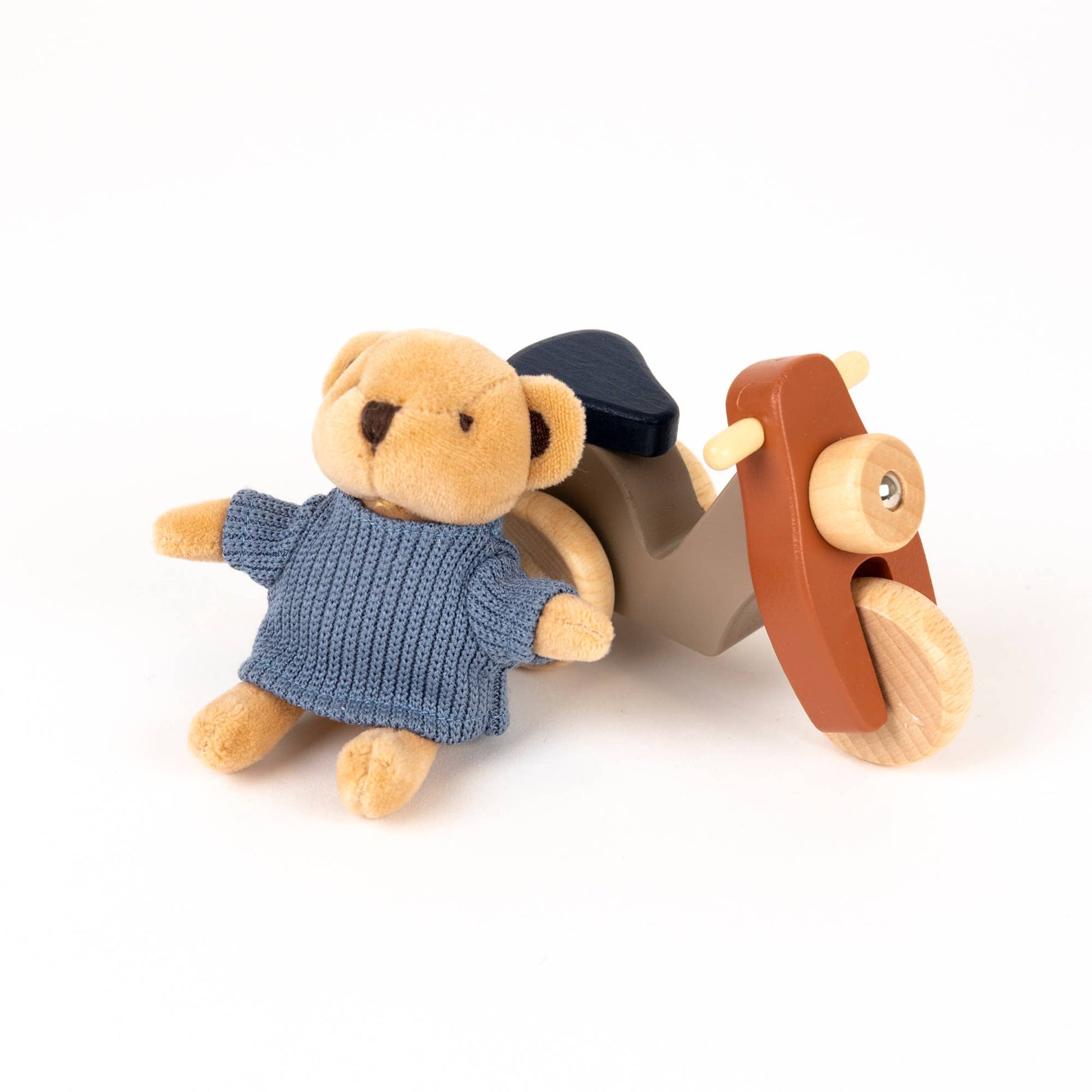 Egmont Toys Alexis The Bear On A Vespa - Rose and Friends
