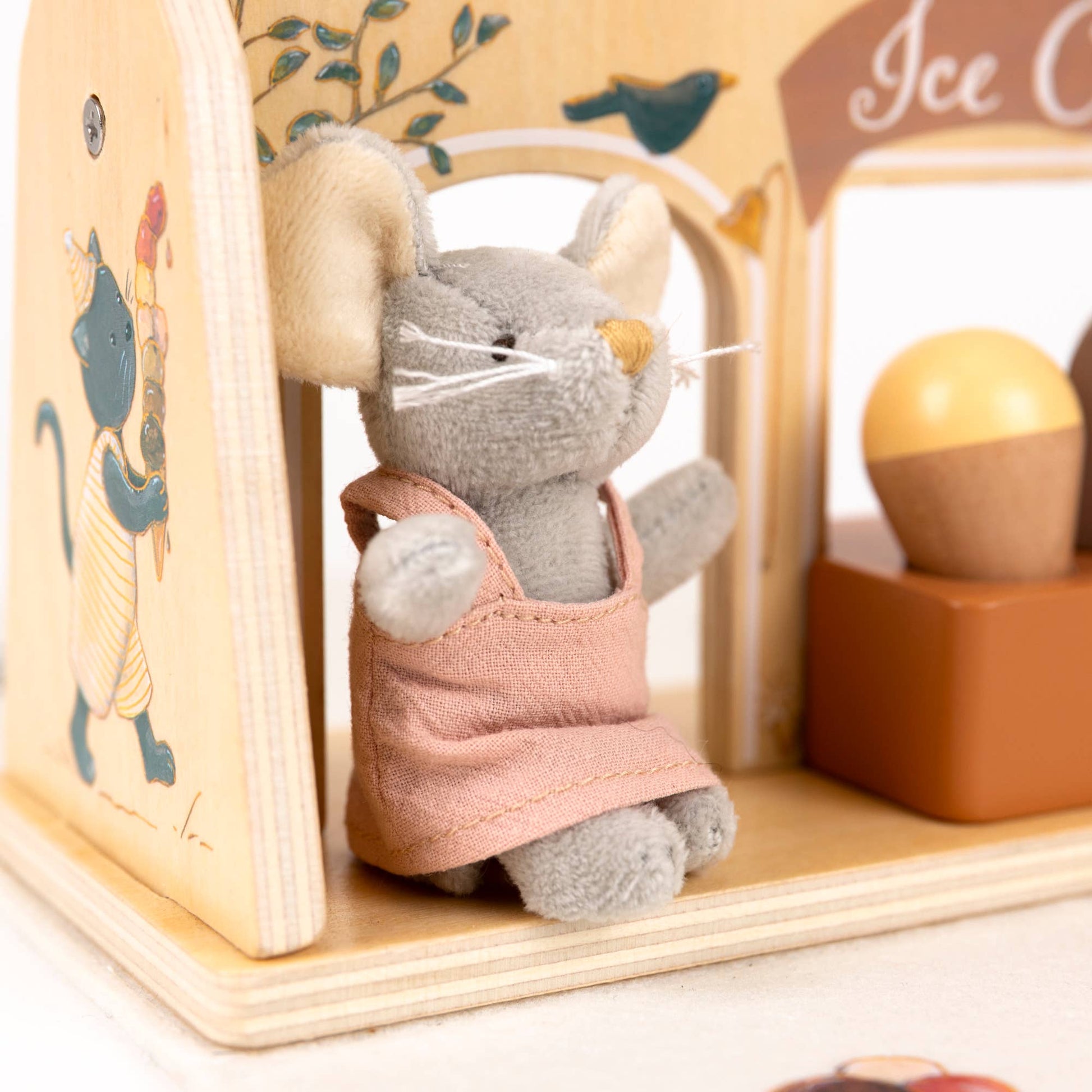 Egmont Toys Ice Cream Shop Mini Friends - Rose and Friends