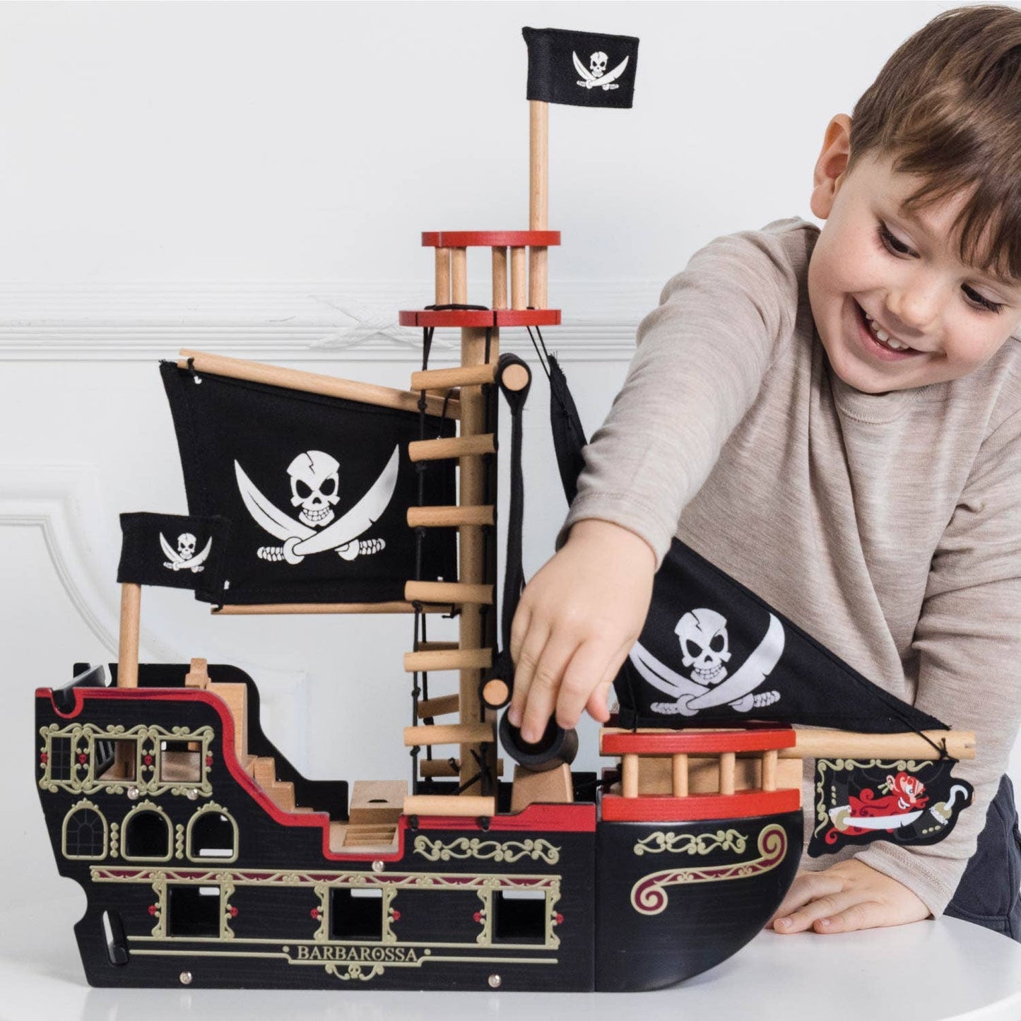 Barbarossa Pirate Ship & Characters - Rose and Friends