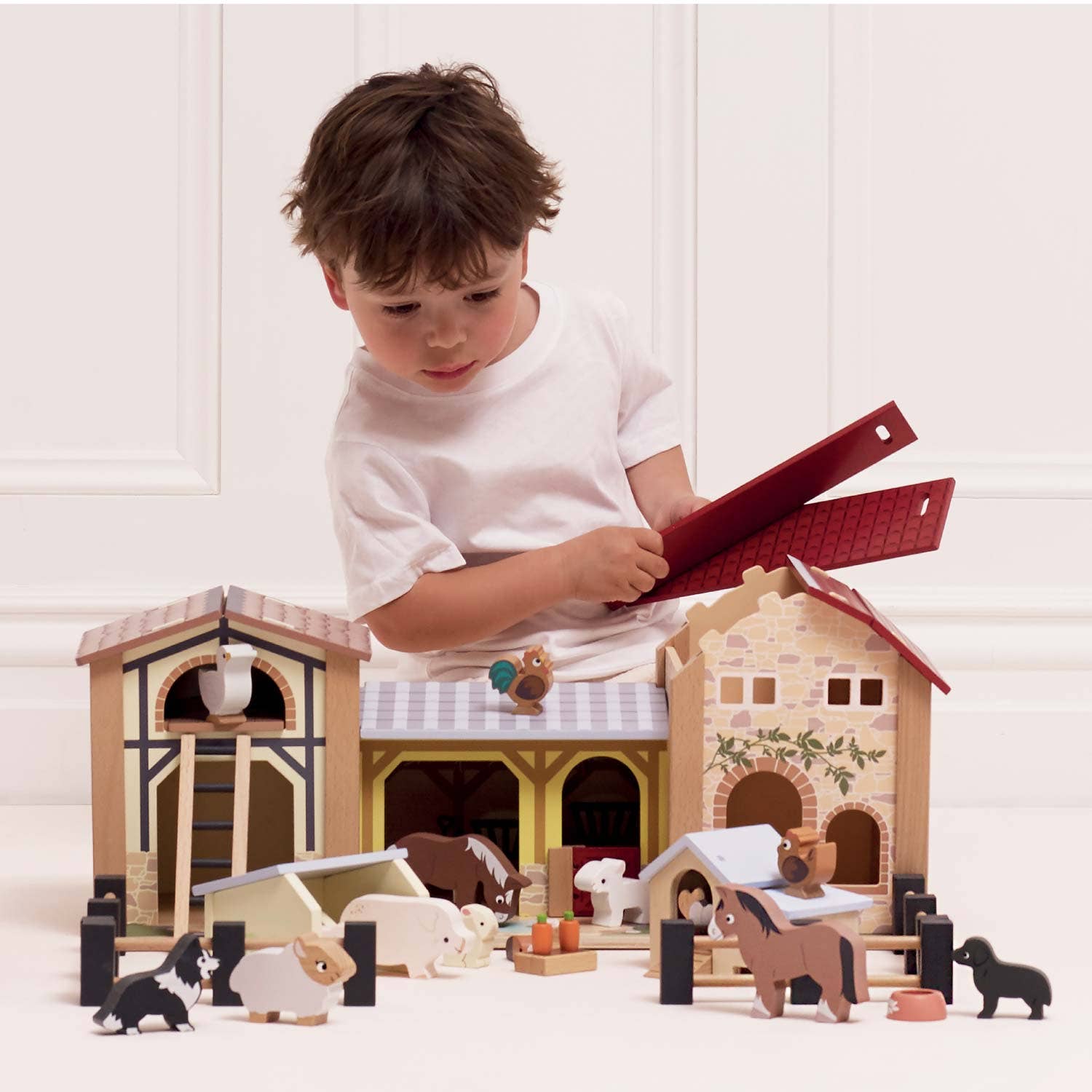 Wooden Farmyard Stables - Rose and Friends